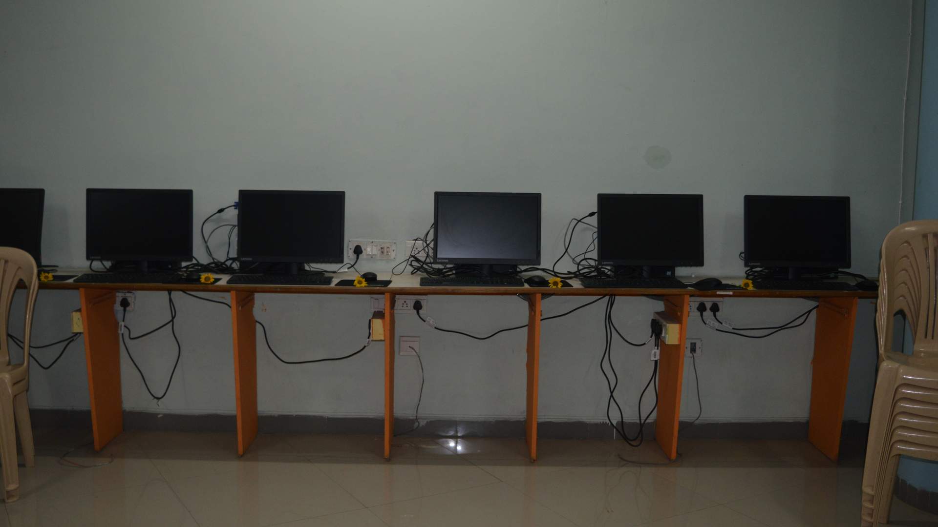 SCIENCE_CITY_BHAVNAGAR_COMPUTER-LAB_004
